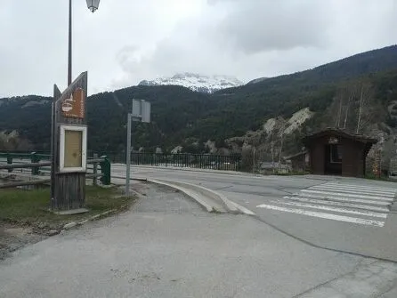 Arrêt de bus N°382 : Les Glières