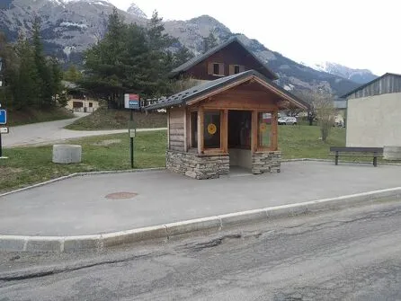 Arrêt de bus N°420 : Abribus