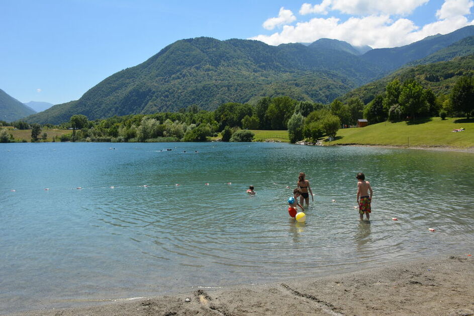 © Plan d'eau des Hurtières - OT Porte de Maurienne