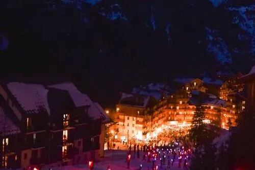 Descent to children's lanterns