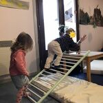 © Groupe d'enfants jouant en intérieur - Halte garderie les Diablotins