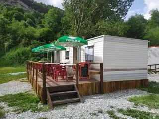 Verfrissingsbar en snacks aan het Illaz-meer in Modane - Jocelyne Soares