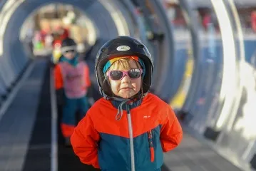 Overdekt tapijt bij de Piou Piou Club van het ESF in Valfréjus - Agence Zoom