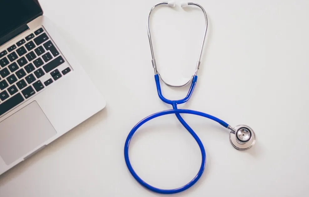 Angiologist: Dr Arslanian Anna - StockSanp from Pixabay