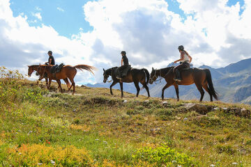 © A cheval en montagne - A.Magnenot - OTHMV