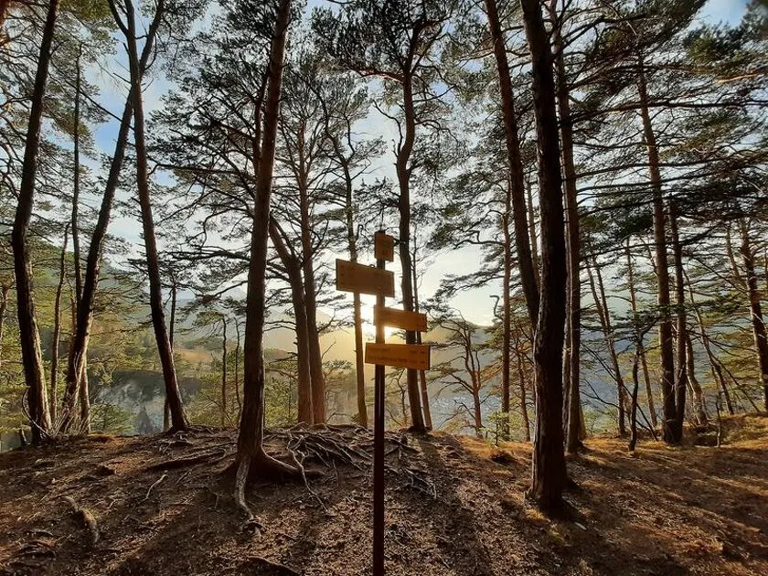 La Norma wandelpad via Les Tufs - CCHMV APN