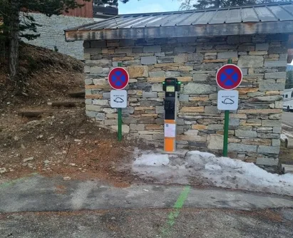 Borne de recharge pour véhicule électrique