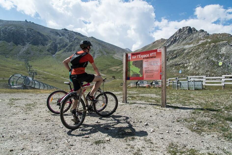 © Montée enduro de Valfréjus sur Arrondaz - cchmv