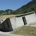 © Vue extérieure de la maison penchée à Modane - ©Inconnu