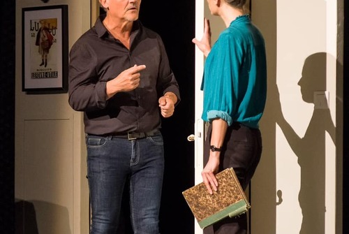 Théâtre : La porte à côté