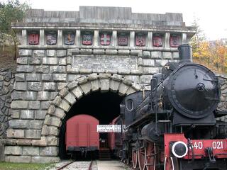 © modane-entree-monumentale-tunnel-ferroviaire-frejus - HMVT