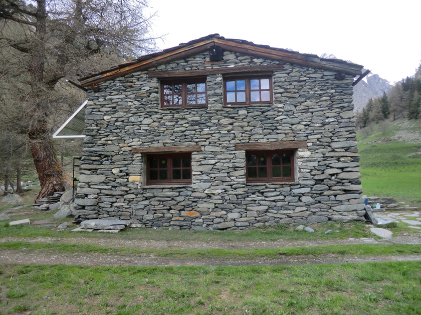 © modane pralezan chalet d'altitude location insolite pour 15 personne en alpage - HMVT