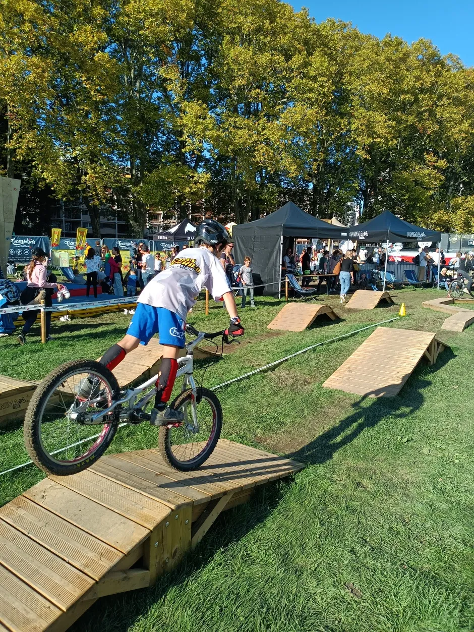 © Stedelijk openluchtfestival: Bike Park entertainment en Trial Show_Valfréjus - Baptiste Braire