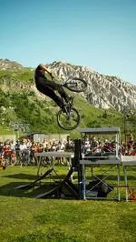 © Stedelijk openluchtfestival: Bike Park entertainment en Trial Show_Valfréjus - Baptiste Braire