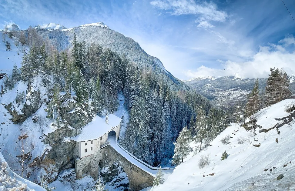 © Snowshoeing itinerary: Les Essarts_Valfréjus - OTHMV - B Thomas