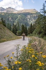© Enduro MTB climb - Valfréjus Charmasson - A Pernet